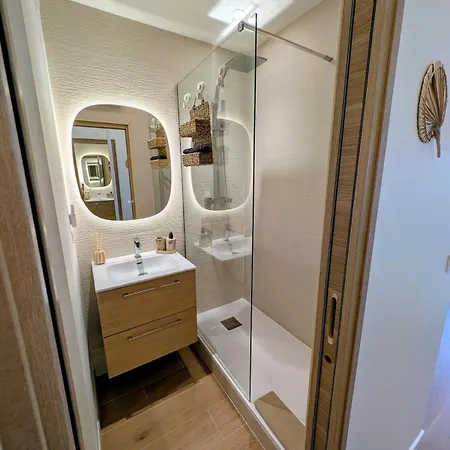 Magnifique 2 Pieces Avec Vue Mer, A Pied Et Parking Apartment