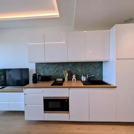 Magnifique 2 Pieces Avec Vue Mer, A Pied Et Parking Apartment *